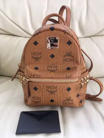 MCM 스터드 장식 브라운 백팩 새상품급 X -mini