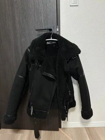 ZARA 블랙 무스탕 라이더 자켓