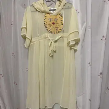 아마도 절대 사자 자수 원피스