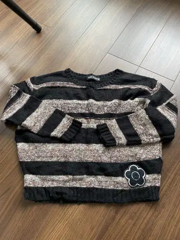 MARY QUANT 스트라이프 니트 스웨터