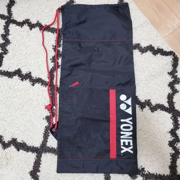 YONEX 라켓백 블랙/레드 메쉬 포켓 부착