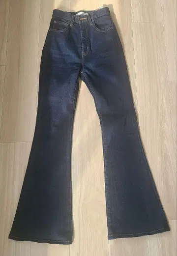 새상품급 MOUSSY HW Rebirth 플레어 블루 사이즈 24
