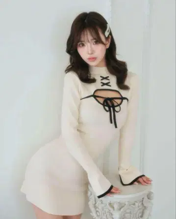 다리치 프론트 오픈 리본 니트 미니 원피스