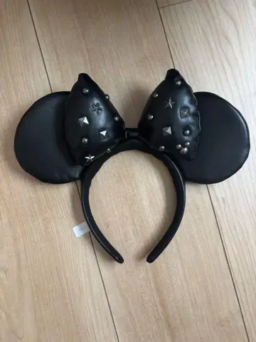 스터드 장식 블랙 미니 귀 머리띠