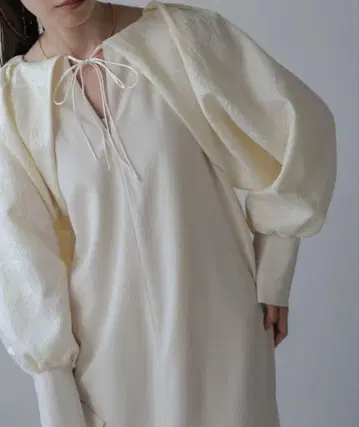 완판템 Bab 케이프라이크 자카드 원피스