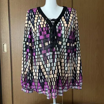 NUEVIS 블라우스
