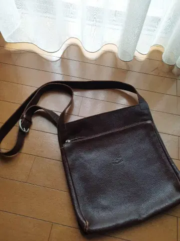 일비종떼 숄더백 다크 브라운 피렌체에서 구매