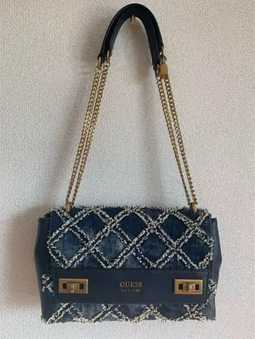 GUESS 숄더백