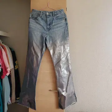 MOUSSY 메탈릭 그라데이션 플레어 데님 팬츠