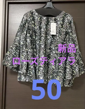 새상품 택 포함 로즈 티아라 청순 플라워 블라우스 50