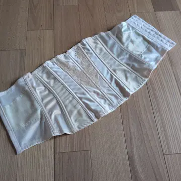 아이보리 레이스 장식 브라이덜 이너