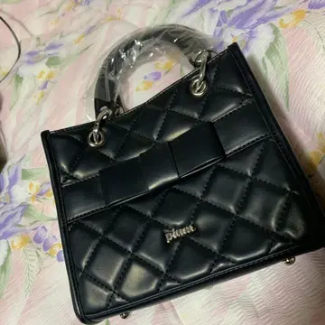Pium 리본 포함 퀼팅 백
