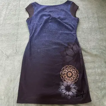 새상품! 미사용! Desigual 데시구알 미니 원피스 숏 슬리브