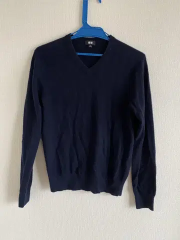 새상품급 캐시미어 100% UNIQLO 네이비 V넥 스웨터 S