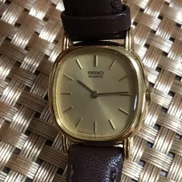 SEIKO 2P20-5610 여성용 손목시계