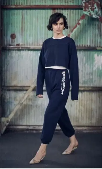 SEA 크롭 맨투맨 & SPORT 네이비 스웨트 팬츠