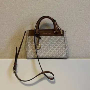 MICHAEL KORS MK 로고 숄더백 새상품급