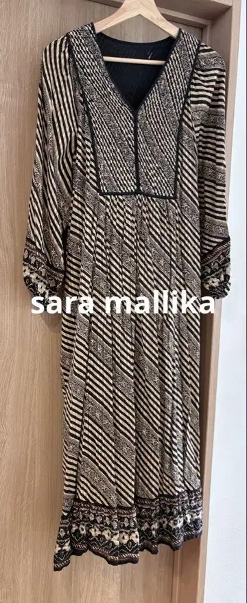 sara mallika 23AW 긴팔 롱 원피스