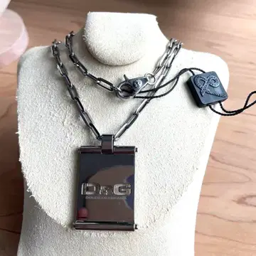 D&G 롱 목걸이