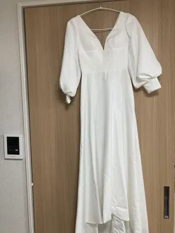 화이트 웨딩 드레스 V넥