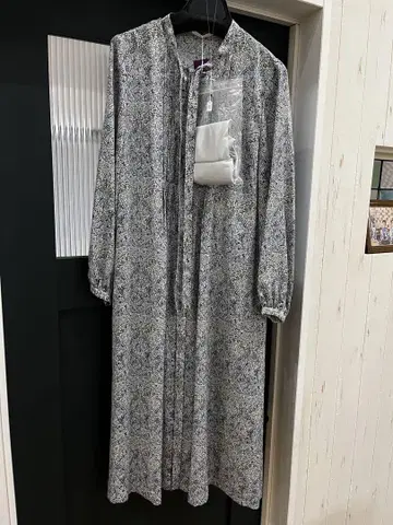 아마카 LIBERTY 꽃무늬 긴팔 원피스 부속 이너 포함