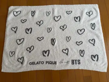 GELATO PIQUE BTS 콜라보 하트 무늬 담요 핑크