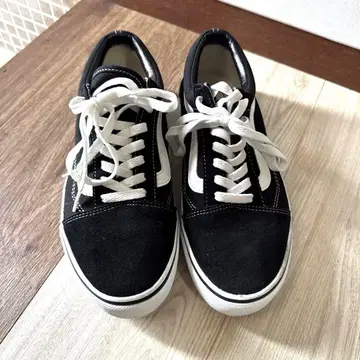 VANS 블랙/화이트 스니커즈 26.5cm