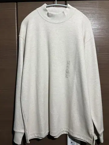 [새상품] 유니클로 U 브러쉬드 저지 모크넥 T셔츠 내추럴 L