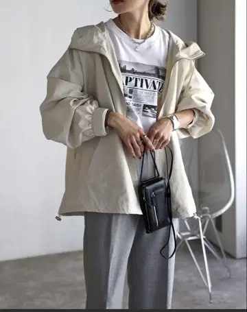 새상품급 봉쥬르 사간 미들 마운틴 후드티