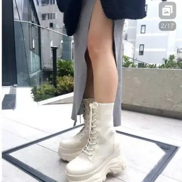 아이보리 하이컷 부츠 통굽 미들 부츠