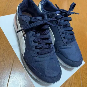 PUMA 네이비 스니커즈 24cm