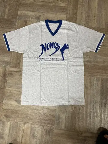 NOMO T셔츠 1995년제 V넥