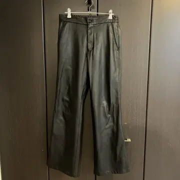 ZARA 페이크 레더 플레어 팬츠 M