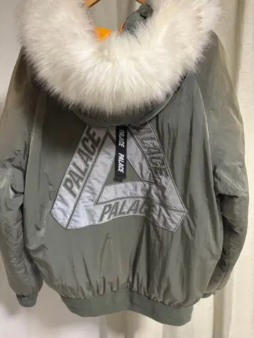 Palace skateboards P2B 파카 M 사이즈 18aw
