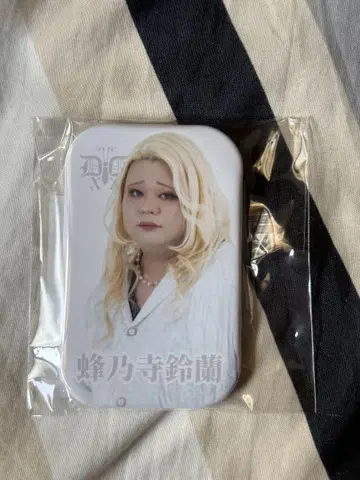 디럭스 x 디럭스 하치노지 스즈란 스즈란 복권 랙 한정판 캔뱃지