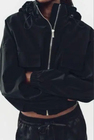 새상품 ZARA 러버 피니시 후디드 자켓