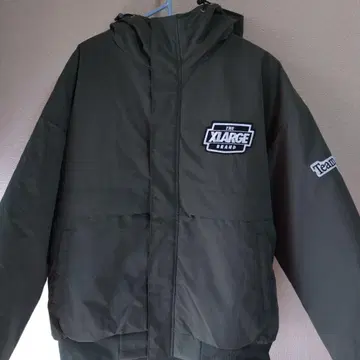 XLARGE 다운 자켓 올리브 색상