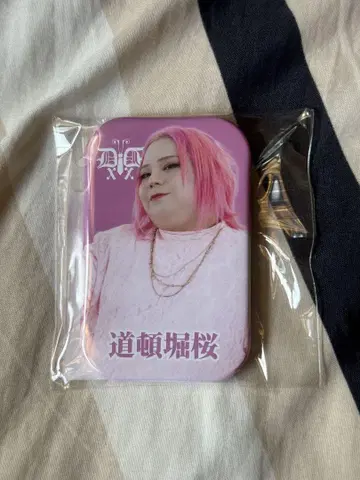 디럭스 x 디럭스 도톤보리 벚꽃 사쿠라 복권 랙 한정판 캔뱃지