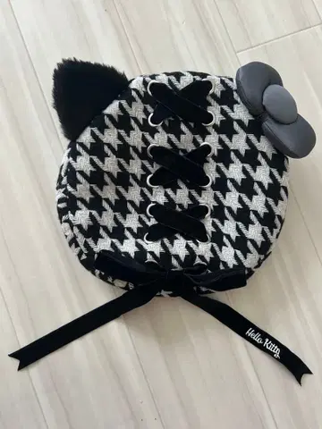 헬로키티 고양이 귀 베레모 하운드투스 패턴