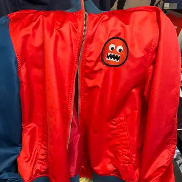 GUESS 발빈 콜라보 바시티 자켓 빨간색