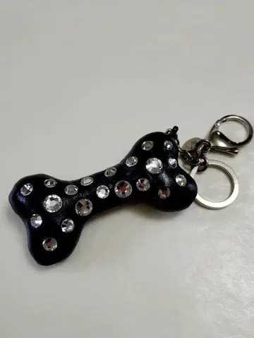 SWAROVSKI 본 키링 뼈 모양
