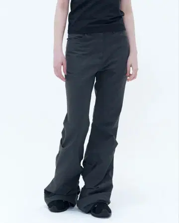 미세키 서울 부츠컷 팬츠 차콜