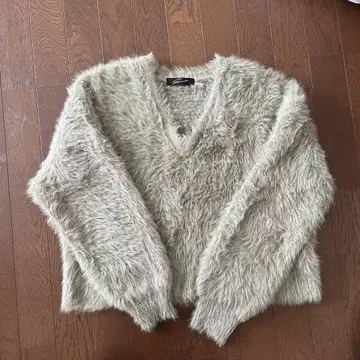 새상품 스터링 루어 STUNNINGLURE 니트 V넥