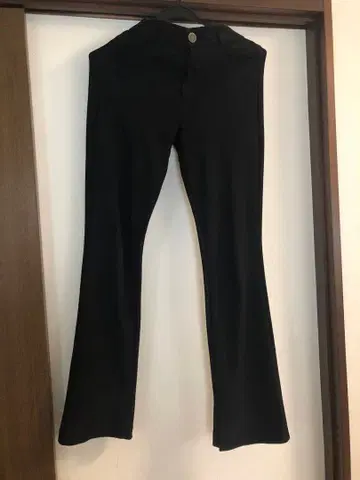 ZARA 블랙 플레어 팬츠 안쪽 밑단 슬릿 포함