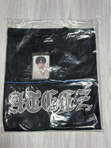 ATEEZ 블랙 T셔츠 포토 카드 포함