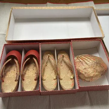 빨간색 꽃무늬 조리와 백 세트