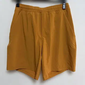 룰루레몬 머스타드 숏팬츠