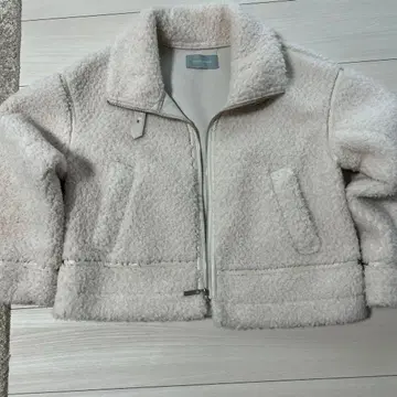 질 바이 질 스튜어트 화이트 플리스 자켓 오늘까지