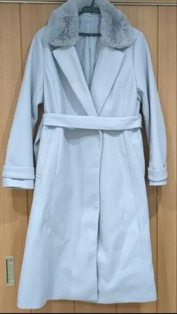 미사용 새상품 블루 롱 코트 벨트 퍼 카라 부착