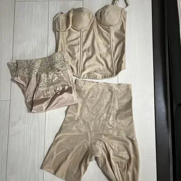 AIMER 브라이덜 이너 세트 베이지 거들